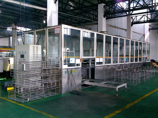 龍門式全自動超聲清洗烘干機(jī)(圖2) 龍門式全自動超聲清洗烘干機(jī)(圖2)